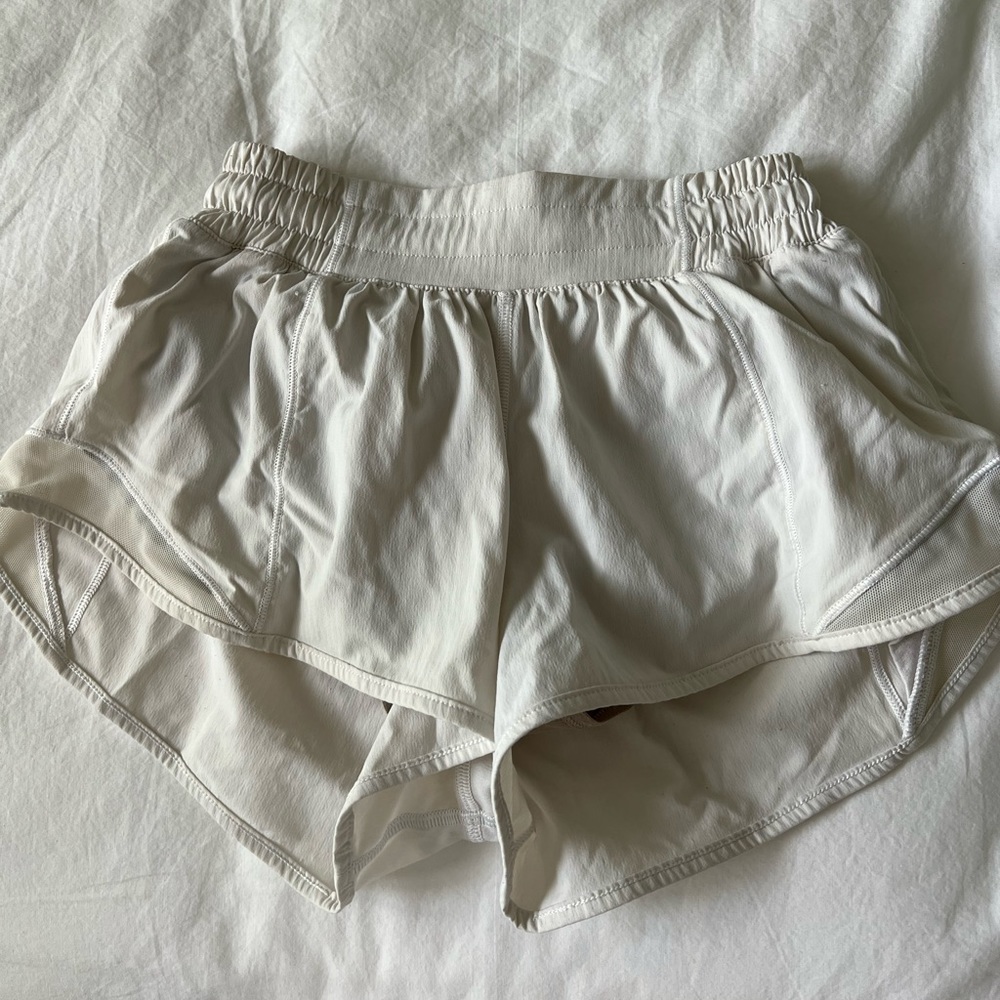 lululemon hotty hot shorts size 2